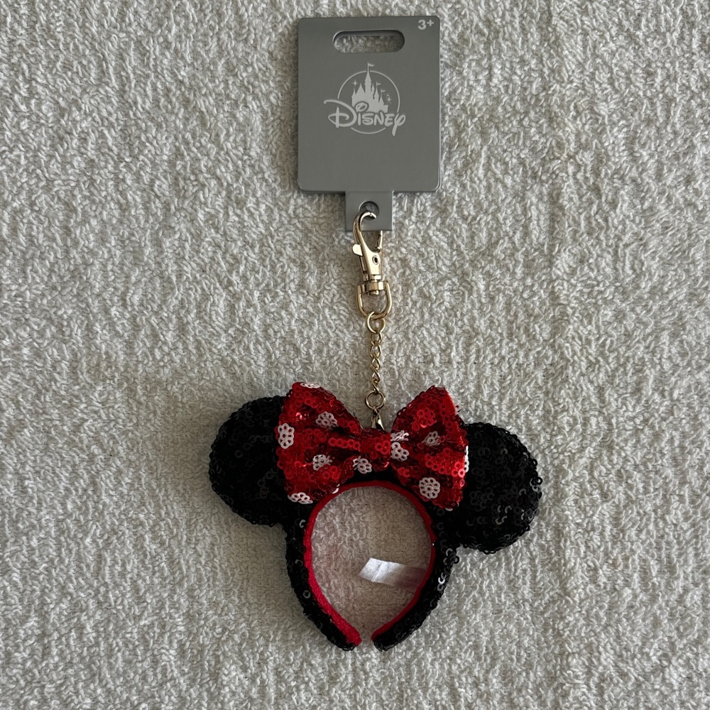 Disney Disneyland Black Sequin Minnie Ears Keychain Bag Charmwith Red Sequin Bow